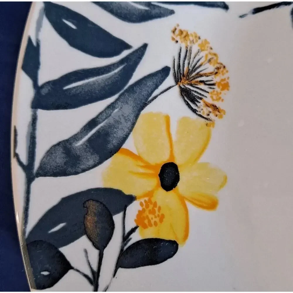 4 + Set Royal Norfolk Ceramic Bee Dinner Plates Floral Yellow White Spring 10.5